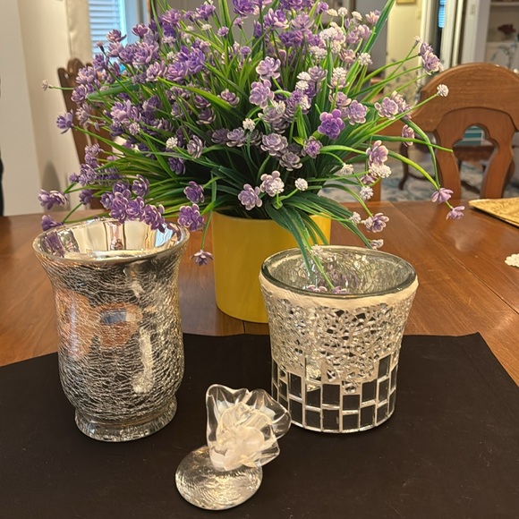 BUNDLE OF VASES AND PAPERWEIGHT - Picture 3 of 16